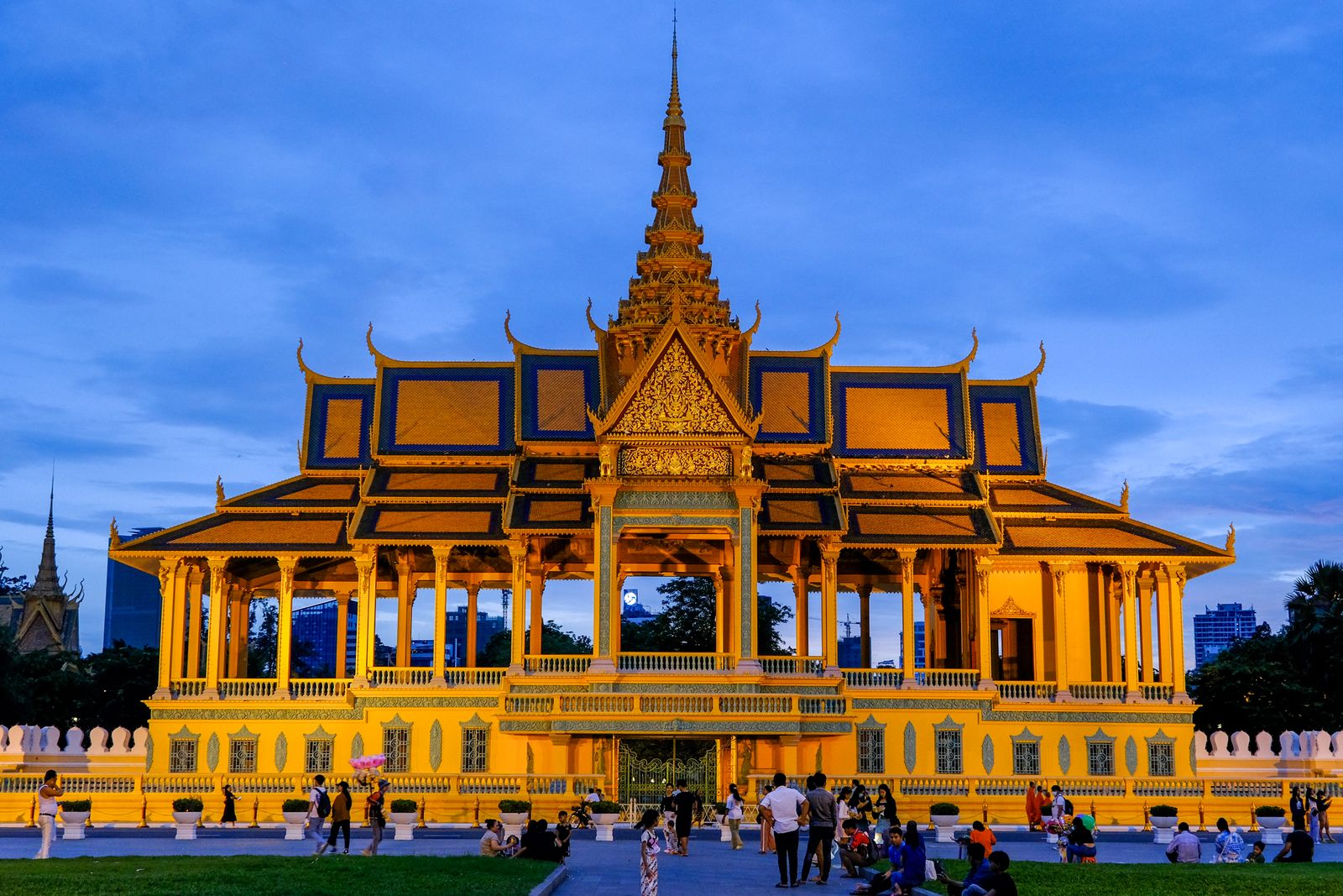 Nightlife experiences in Cambodia — After dark